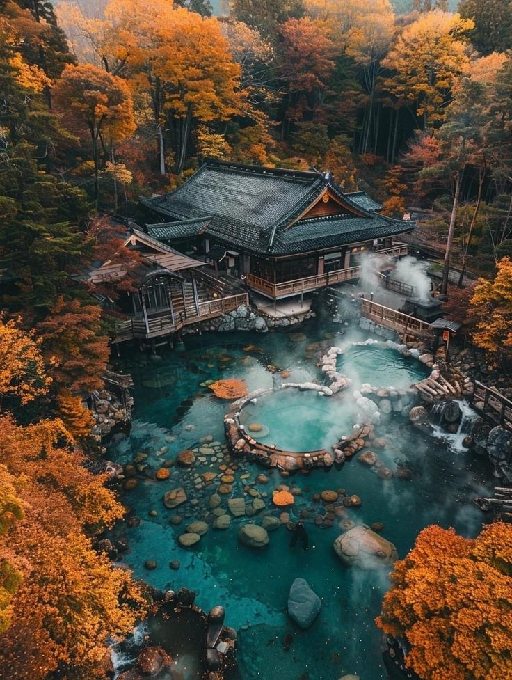 AUTUMN BASIN · 단풍에 둘러싸인 원형 욕장